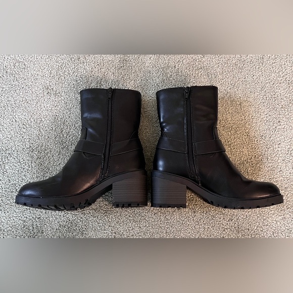 UNIVERSAL THREAD WOMEN’S BLACK CHUNKY HEEL BOOTS WITH INSIDE ZIPPER FAUX LEATHER - Picture 4 of 6